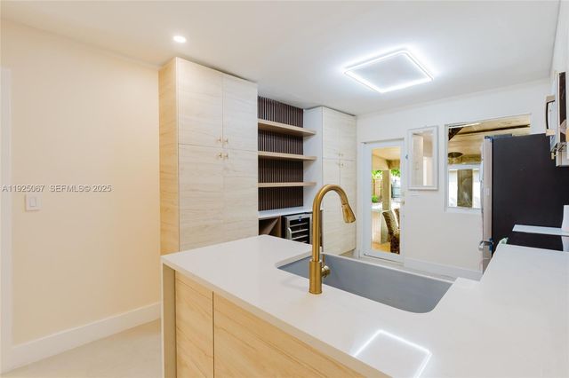 1007 NW 120th St, North Miami, FL 33168