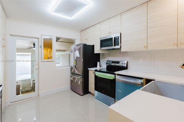 1007 NW 120th St, North Miami, FL 33168