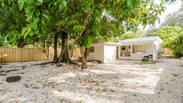 1007 NW 120th St, North Miami, FL 33168