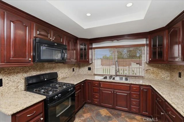 8286 Yearling Way, Jurupa Valley, CA 92509