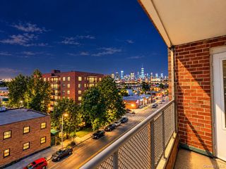 60-11 Broadway #6, Woodside, NY 11377