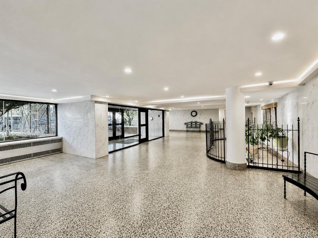 60-11 Broadway 6U, Woodside, NY 11377 — photo 3