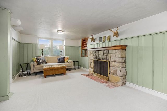 207 E 73rd Terrace, Kansas City, MO 64114