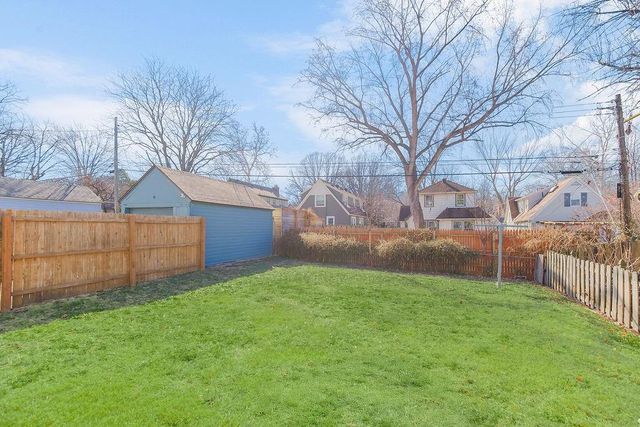 207 E 73rd Terrace, Kansas City, MO 64114