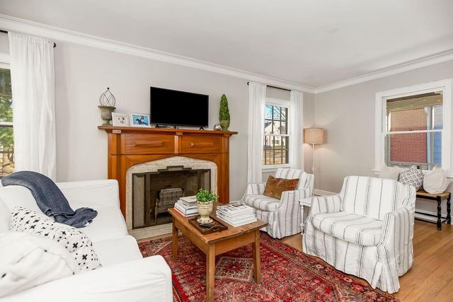 207 E 73rd Terrace, Kansas City, MO 64114