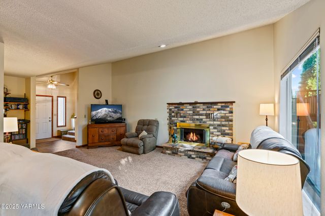 6804 Alpine Way, Yakima, WA 98908