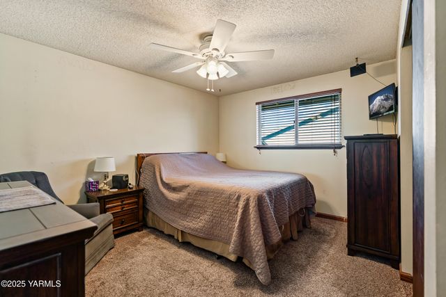 6804 Alpine Way, Yakima, WA 98908