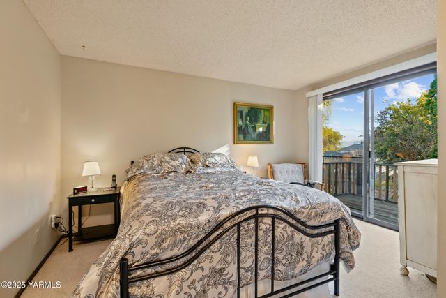 6804 Alpine Way, Yakima, WA 98908