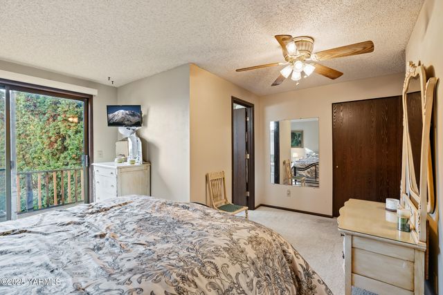 6804 Alpine Way, Yakima, WA 98908