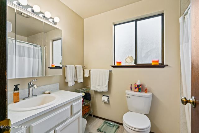 6804 Alpine Way, Yakima, WA 98908