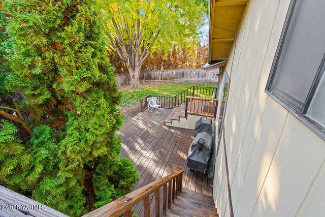 6804 Alpine Way, Yakima, WA 98908