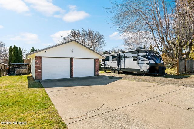 6804 Alpine Way, Yakima, WA 98908