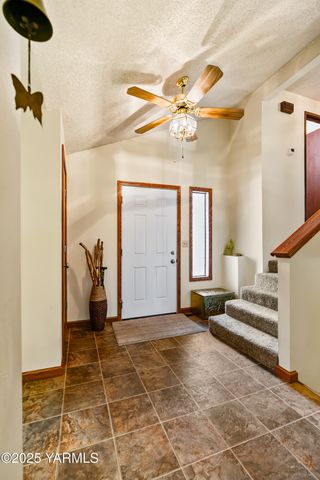 6804 Alpine Way, Yakima, WA 98908