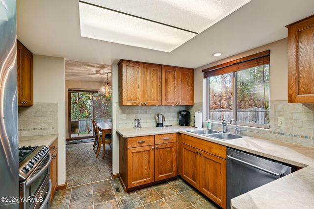 6804 Alpine Way, Yakima, WA 98908