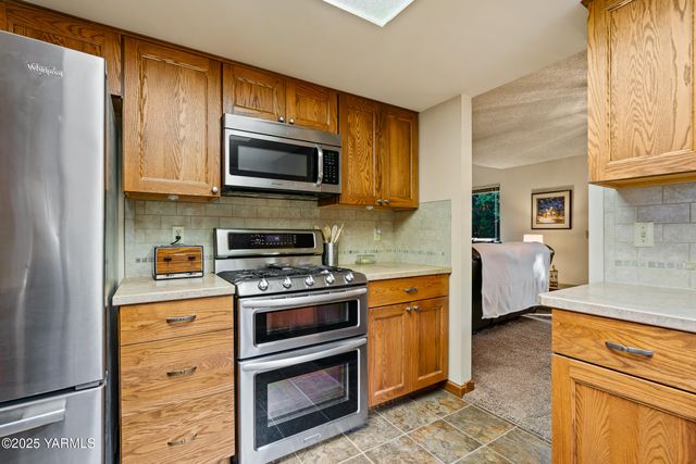 6804 Alpine Way, Yakima, WA 98908