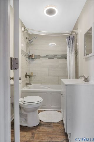 90 Ridge Rd, Poquoson, VA 23662