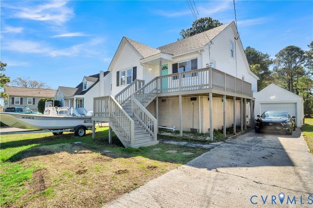 90 Ridge Rd, Poquoson, VA 23662