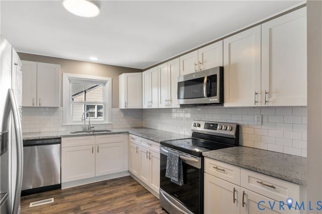 90 Ridge Rd, Poquoson, VA 23662