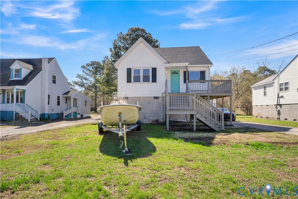 90 Ridge Rd, Poquoson, VA 23662