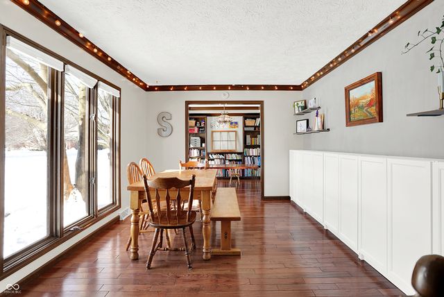 810 Granada Drive, Greenwood, IN 46143