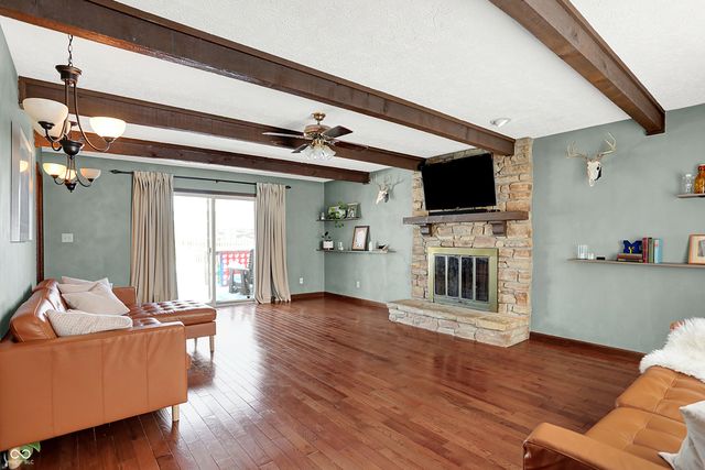 810 Granada Drive, Greenwood, IN 46143