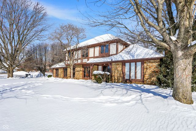 810 Granada Drive, Greenwood, IN 46143