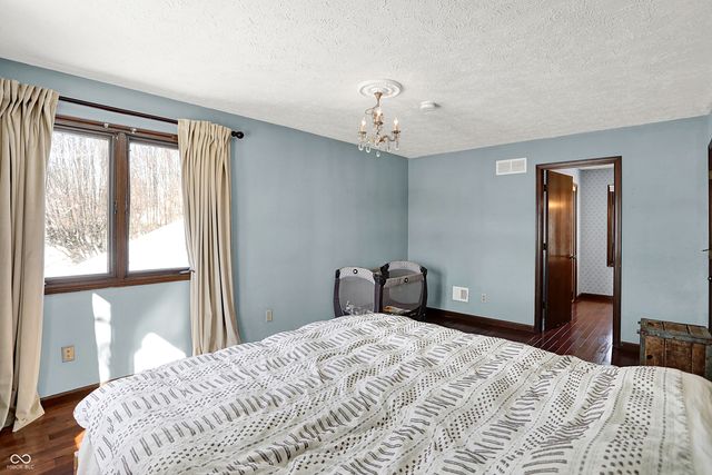 810 Granada Drive, Greenwood, IN 46143