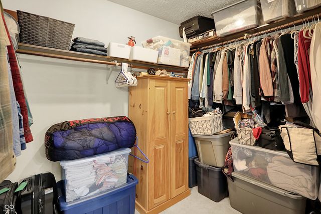 810 Granada Drive, Greenwood, IN 46143