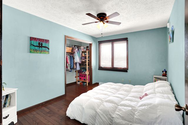 810 Granada Drive, Greenwood, IN 46143