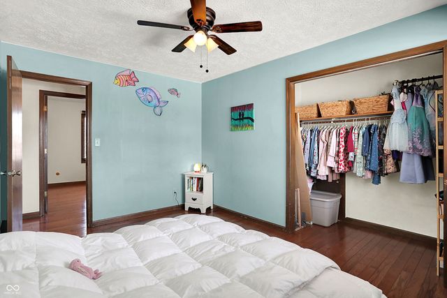 810 Granada Drive, Greenwood, IN 46143