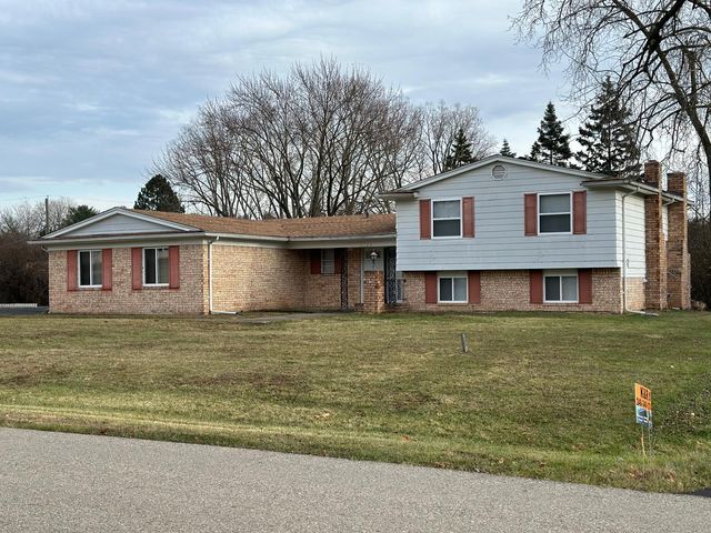 2665 Peterboro Road, West Bloomfield, MI 48323