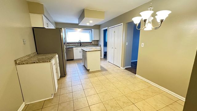 2665 Peterboro Road, West Bloomfield, MI 48323