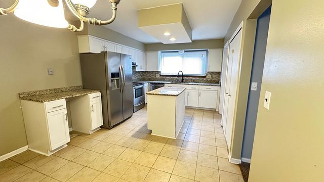 2665 Peterboro Road, West Bloomfield, MI 48323