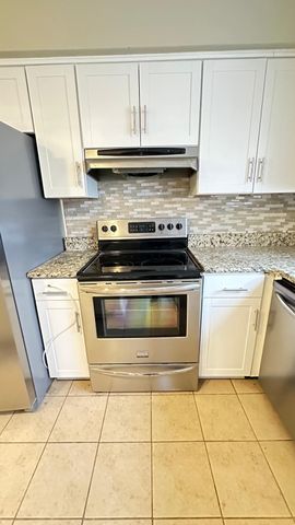 2665 Peterboro Road, West Bloomfield, MI 48323
