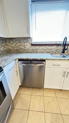 2665 Peterboro Road, West Bloomfield, MI 48323