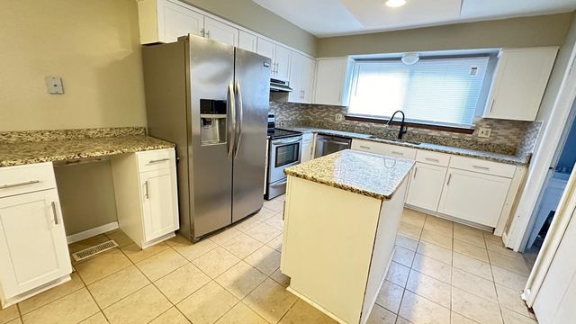 2665 Peterboro Road, West Bloomfield, MI 48323
