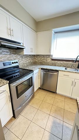 2665 Peterboro Road, West Bloomfield, MI 48323