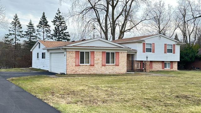 2665 Peterboro Road, West Bloomfield, MI 48323