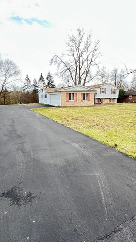 2665 Peterboro Road, West Bloomfield, MI 48323