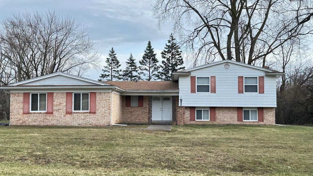2665 Peterboro Road, West Bloomfield, MI 48323