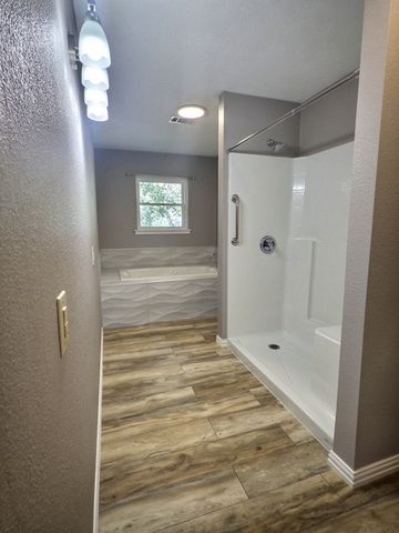 4078 FM121, Van Alstyne, TX 75495