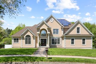 81 Aresco Drive, Middletown, CT 06457