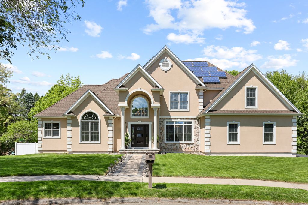 81 Aresco Drive, Middletown, CT 06457