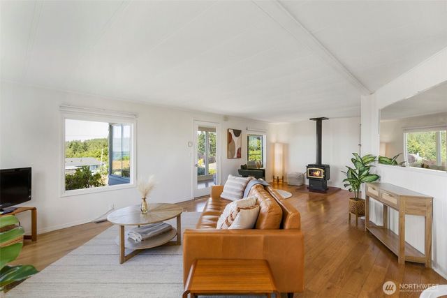 261 Dennis Boulevard, Port Townsend, WA 98368