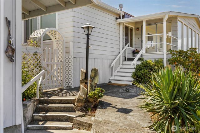 261 Dennis Boulevard, Port Townsend, WA 98368