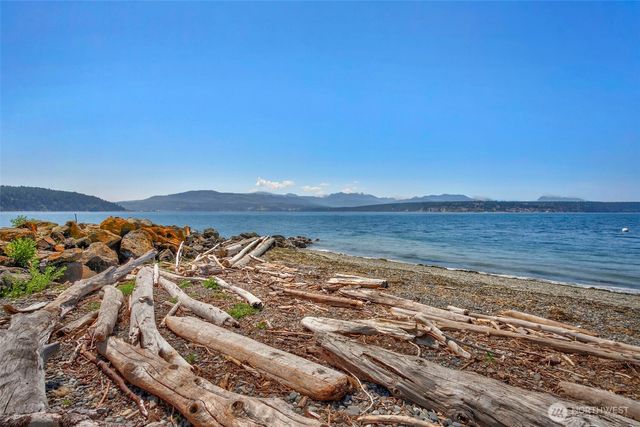 261 Dennis Boulevard, Port Townsend, WA 98368