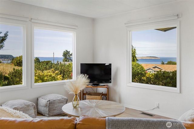 261 Dennis Boulevard, Port Townsend, WA 98368