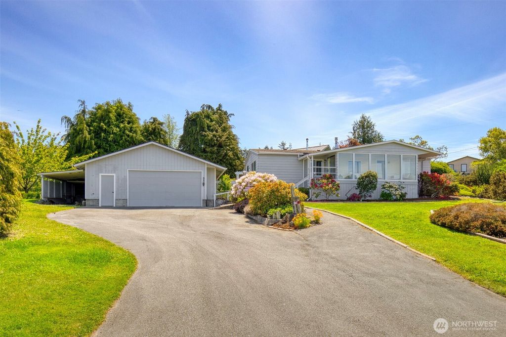 261 Dennis Boulevard, Port Townsend, WA 98368