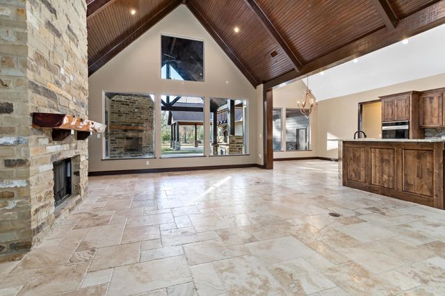 335 Talpa Trl, Lumberton, TX 77657