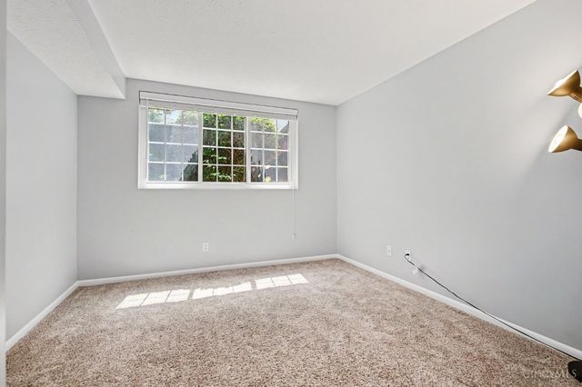 9901 Regatta Drive, Cincinnati, OH 45252